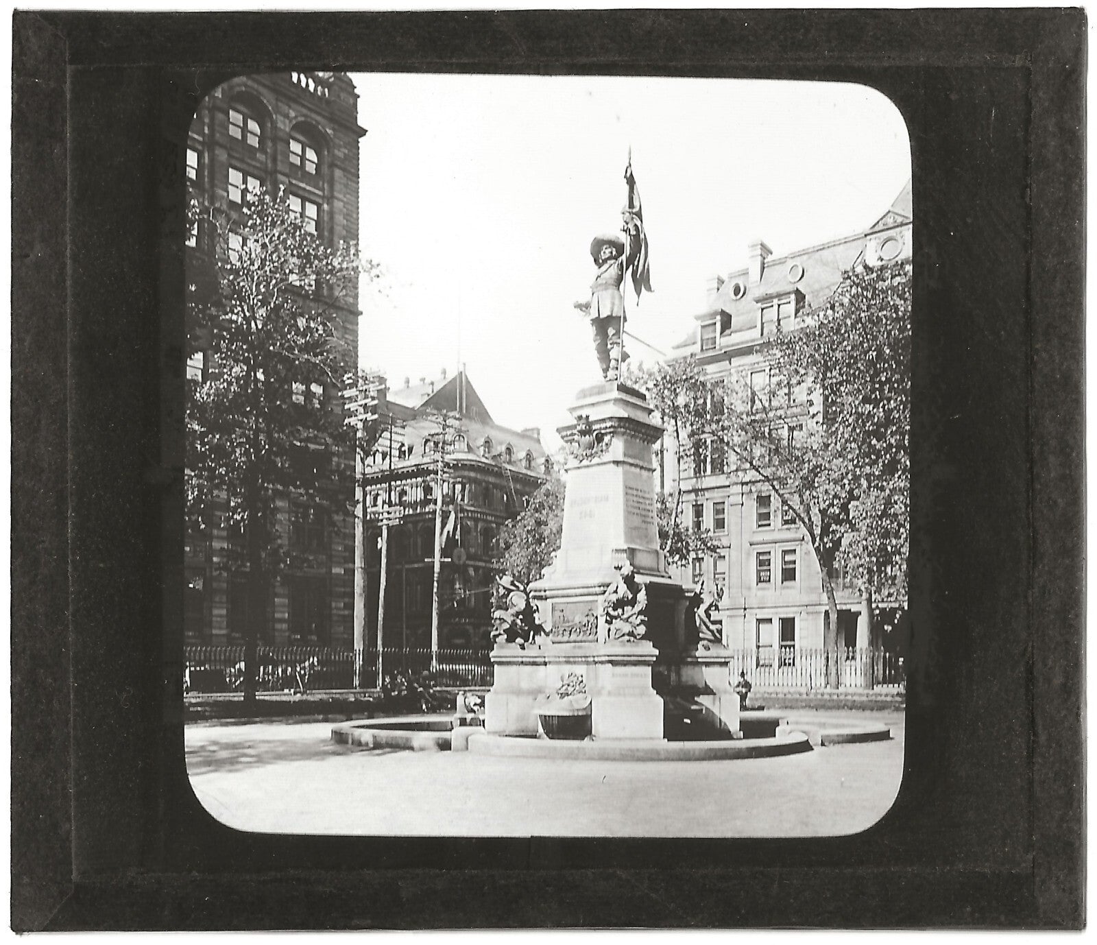 Statue de Maisonneuve, Montréal, photo plaque de verre, positif 8,5x10 cm
