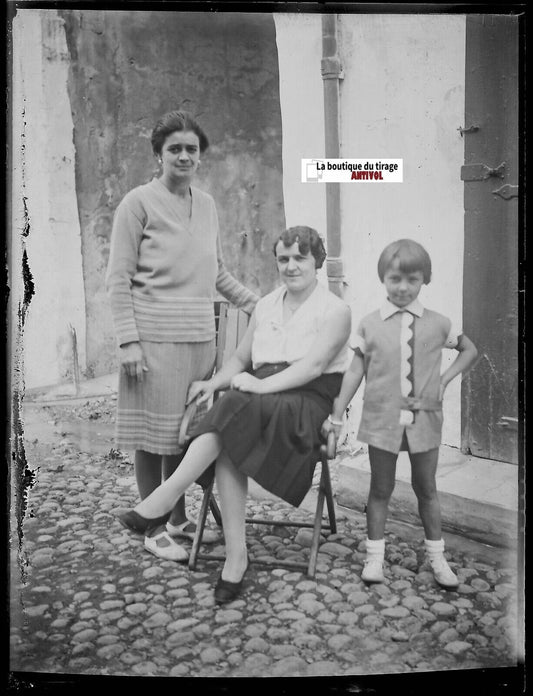 Enfant, France, Plaque verre photo ancienne, négatif noir & blanc 9x12 cm