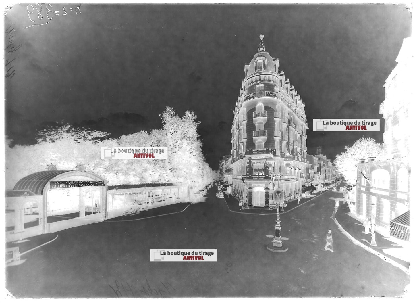 Plaque verre photo ancienne négatif noir et blanc 13x18 cm Vichy Victor Hugo