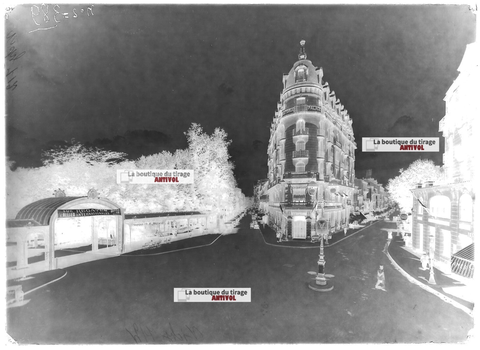 Plaque verre photo ancienne négatif noir et blanc 13x18 cm Vichy Victor Hugo