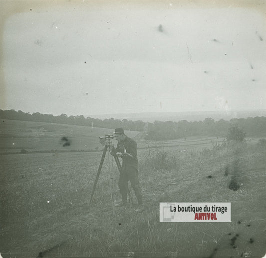 Manœuvre topographique, soldat, plaque verre stéréo, photo ancienne 4,5x10,7 cm