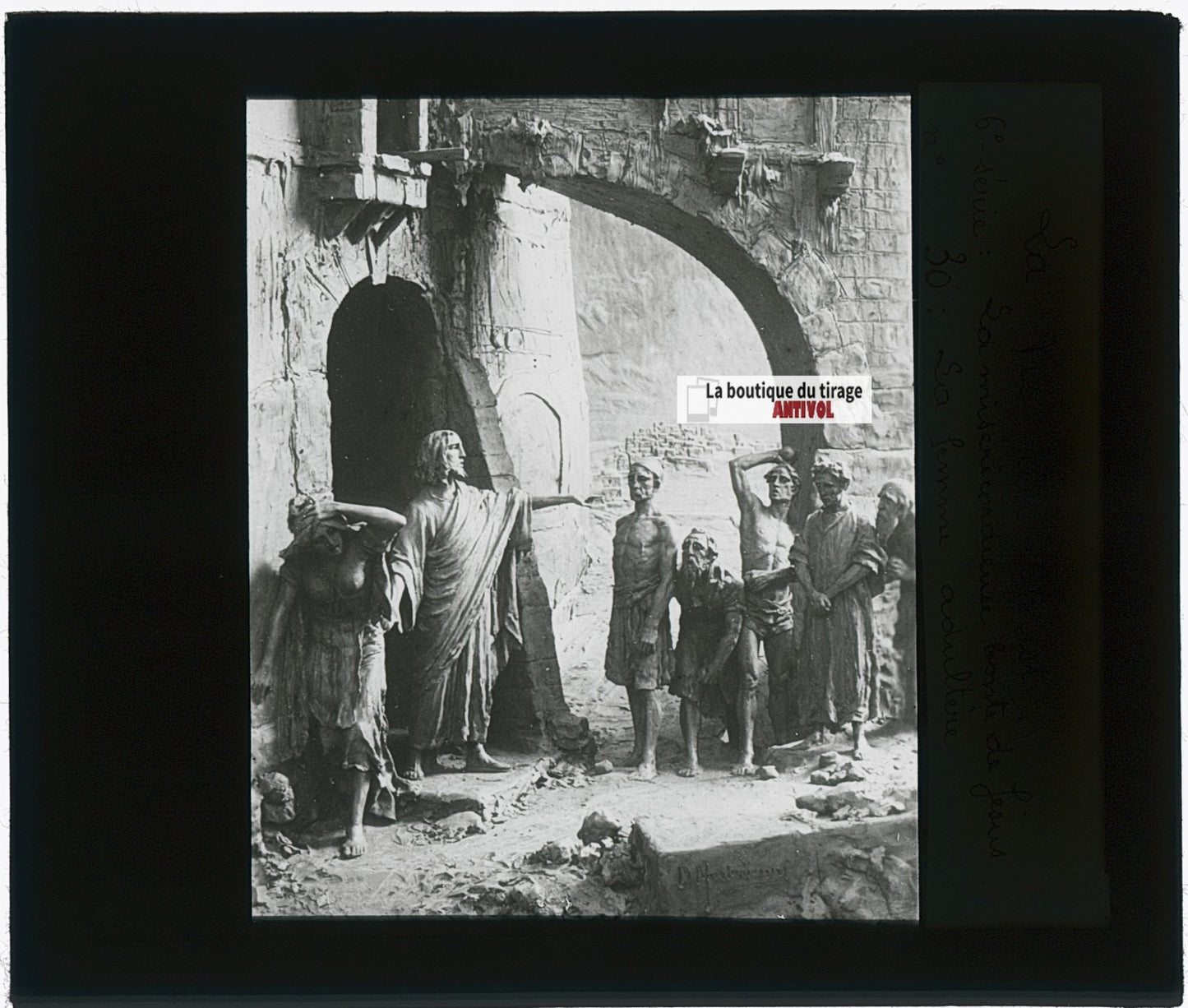 La femme adultère, photo plaque verre, noir & blanc, positif 8,5x10 cm