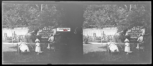 Jardin, détente, Plaque verre photo stéréo, négatif noir & blanc 4,5x10,7 cm