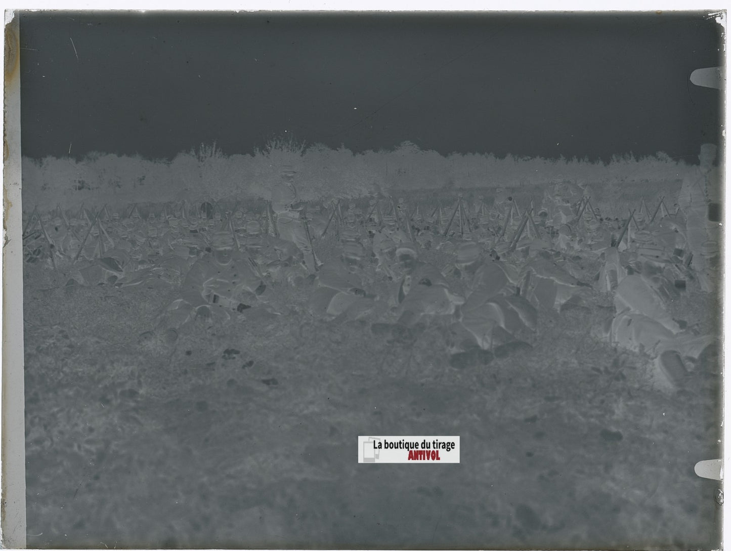 Soldats français au repos, plaque verre, photo ancienne, négatif N&B 9x12 cm