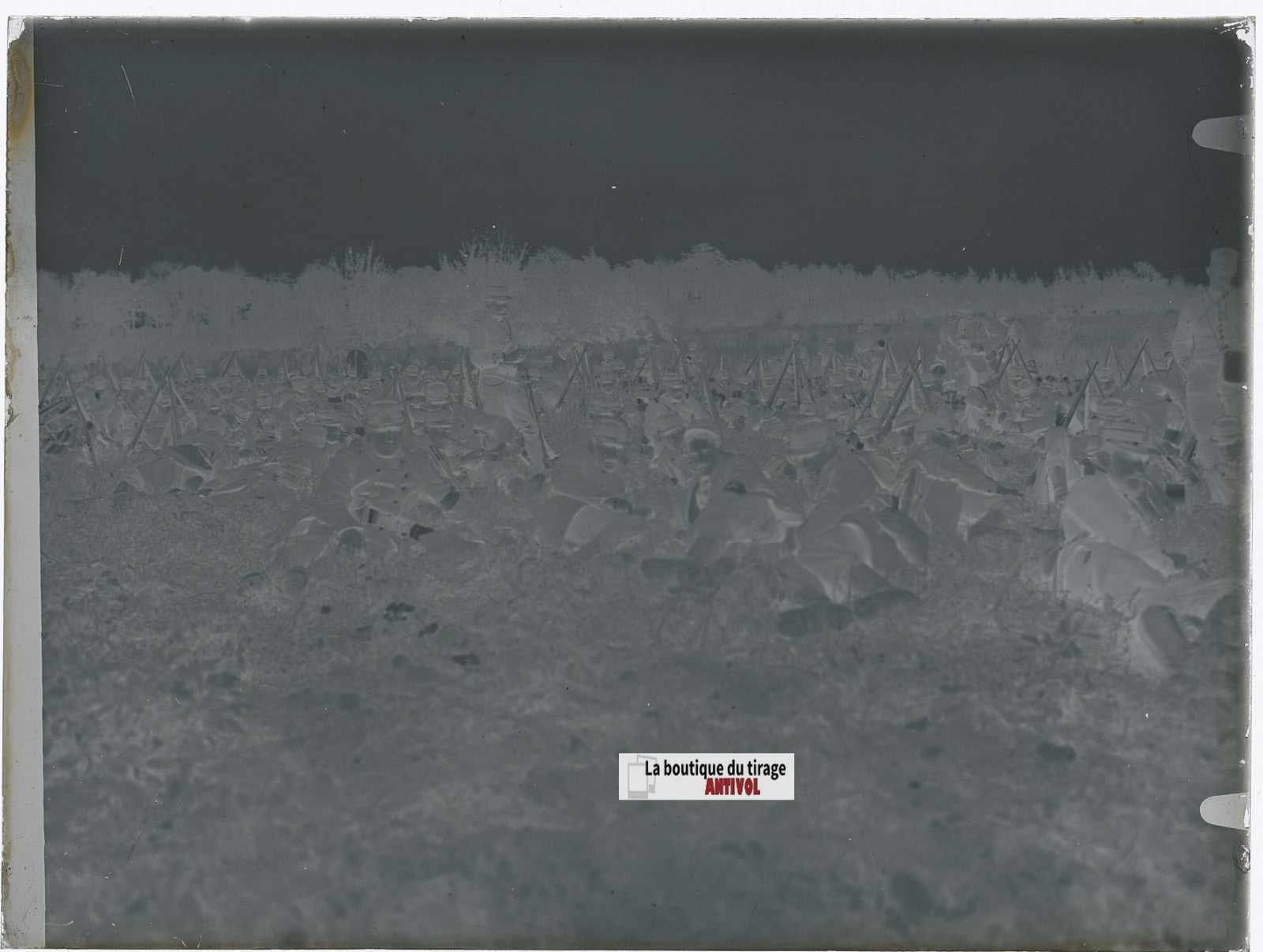 Soldats français au repos, plaque verre, photo ancienne, négatif N&B 9x12 cm