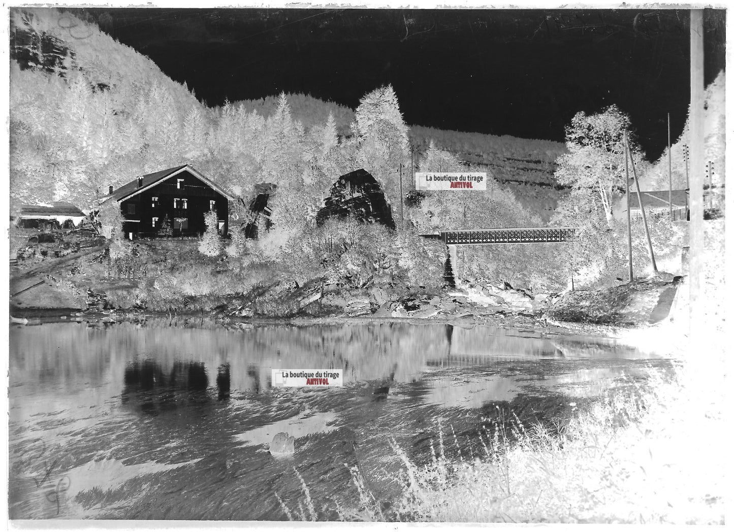 Plaque verre photo ancienne négatif noir et blanc 13x18 cm Lac de Biaufond eau