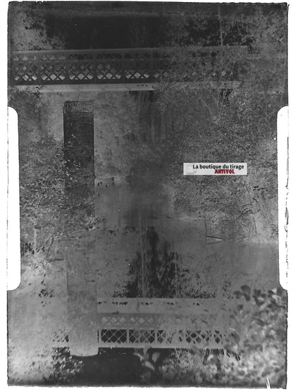 Plaque verre photo ancienne négatif noir et blanc 6x9 cm pont rivière paysage 