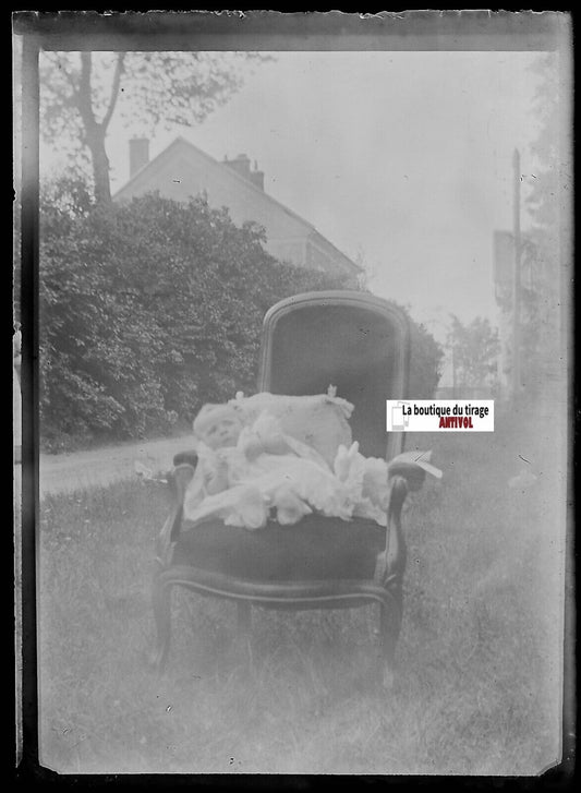 Bébé, enfant, France, Plaque verre photo ancienne, négatif noir & blanc 6x9 cm