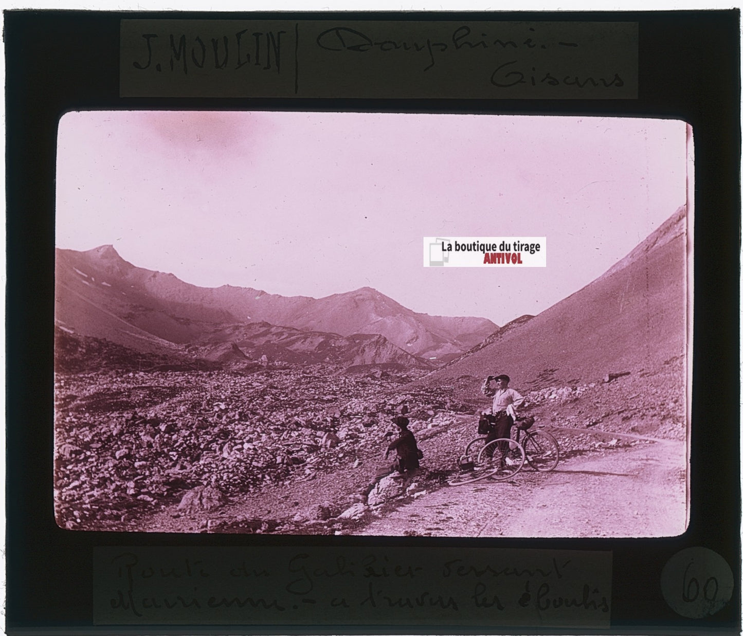 Route Galibier, vélos, photo J. Moulin, plaque verre couleur, positif 8,5x10 cm