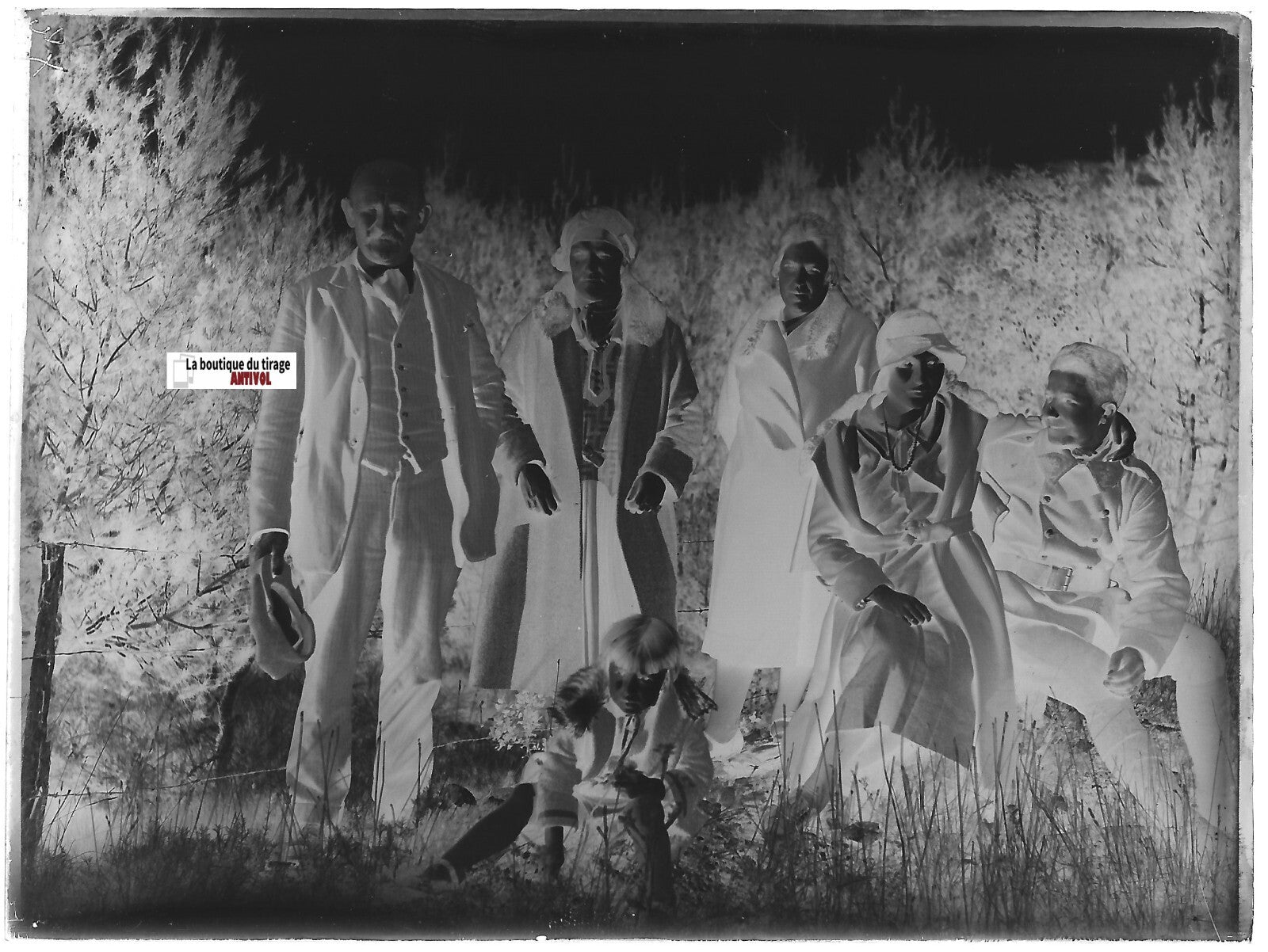 Famille, promenade, Plaque verre photo ancienne, négatif noir & blanc 9x12 cm