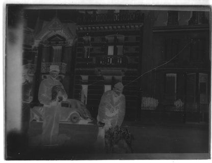 Plaque verre photo ancienne noir et blanc négatif 9x12 cm soldats voiture chien 