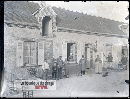 Famille paysanne, personnages, plaque verre, photo ancienne, négatif 9x12 cm