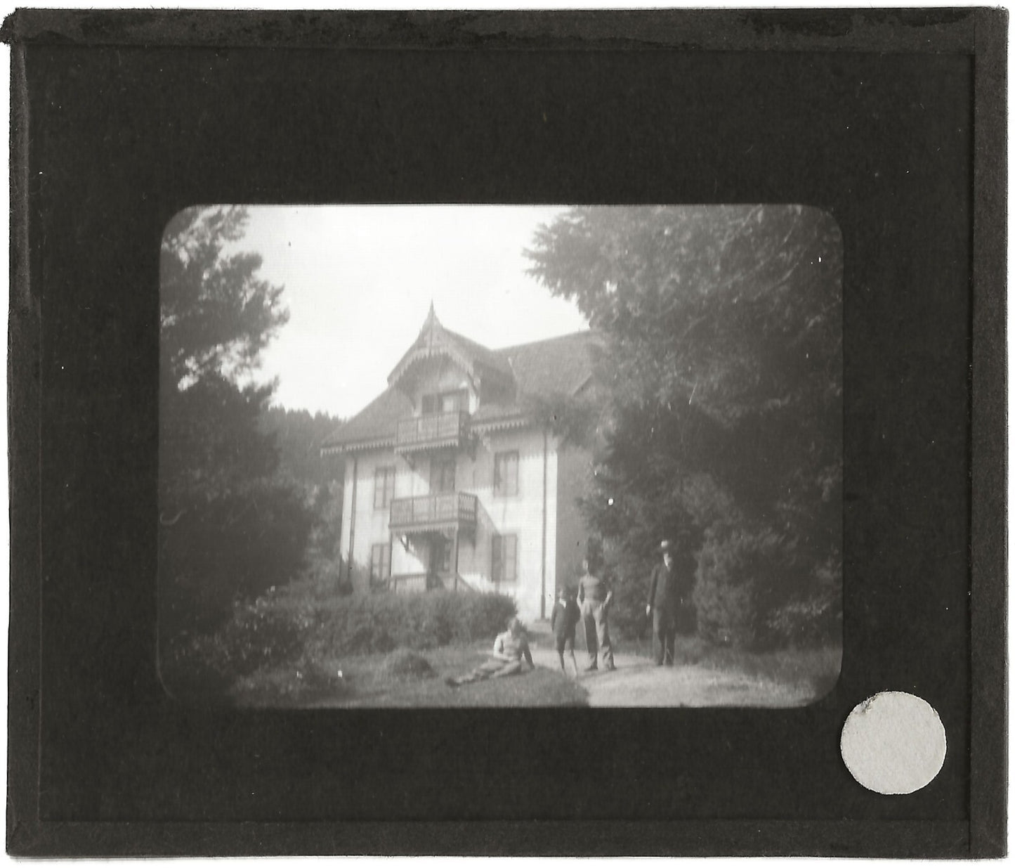 Maison de campagne, personnages, photo plaque de verre, positif 8,5x10 cm