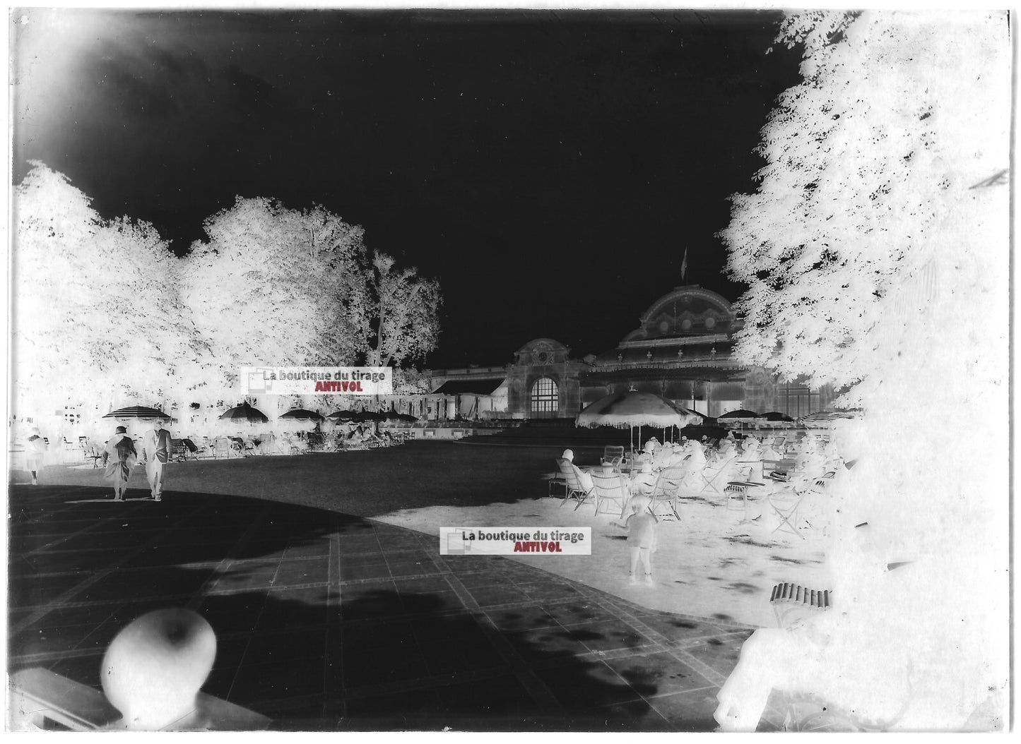 Plaque verre photo ancienne négatif noir et blanc 13x18 cm casino de Vichy
