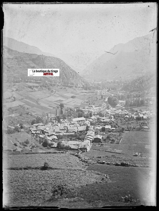 Village à situer, Plaque verre photo ancienne, négatif noir & blanc 9x12 cm