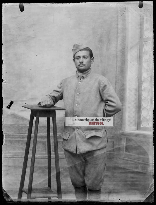 Plaque verre photo ancienne négatif noir et blanc 9x12 cm soldat 7e régiment 