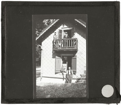 Maison de campagne, personnages, photo plaque de verre, positif 8,5x10 cm