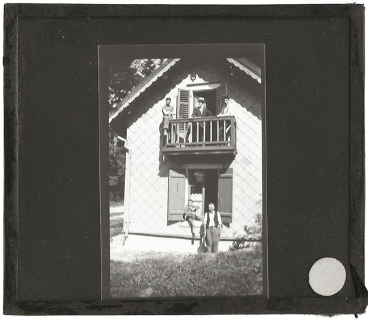Maison de campagne, personnages, photo plaque de verre, positif 8,5x10 cm