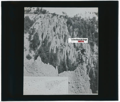 Cheminées de fée, paysage, photo plaque verre, noir & blanc, positif 8,5x10 cm