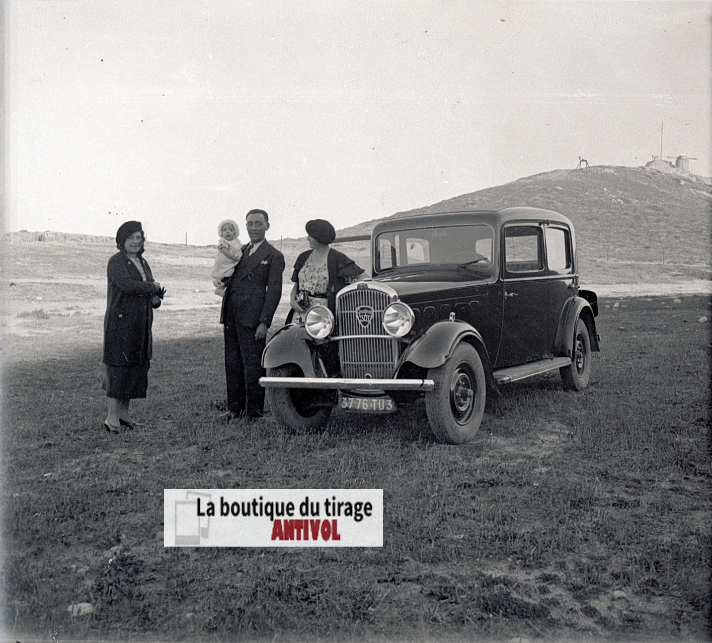 Voiture Peugeot, plaque verre, photo stéréo, négatif noir & blanc 6x13 cm