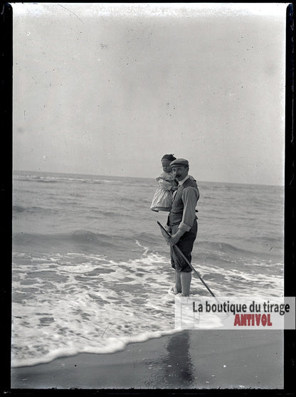 Homme, enfant, mer, Berck-Plage, plaque verre photo ancienne, négatif 9x12 cm