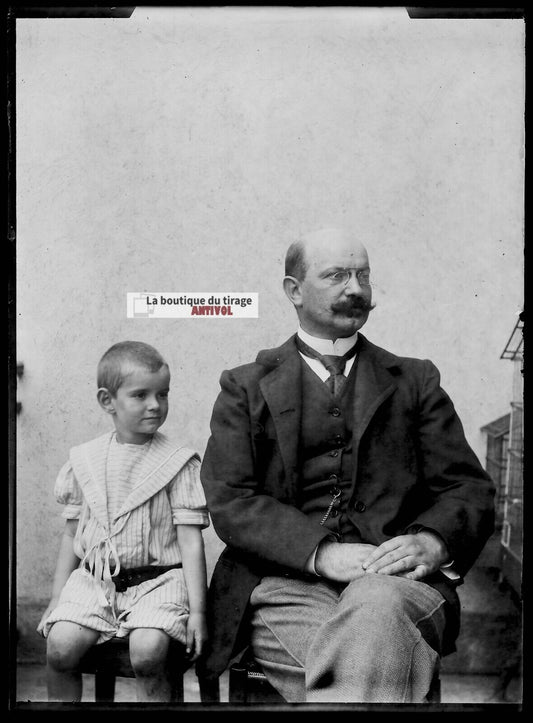 Plaque verre photo ancienne négatif noir et blanc 13x18 cm portait homme enfant