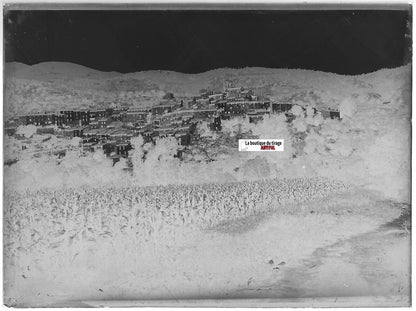 Village France, Plaque verre photo ancienne, négatif noir & blanc 9x12 cm