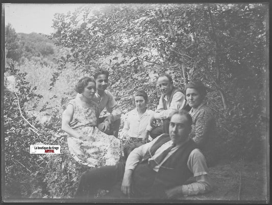 Famille, forêt, Plaque verre photo ancienne, négatif noir & blanc 9x12 cm