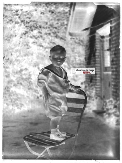 Plaque verre photo ancienne négatif noir et blanc 13x18 cm petit garçon France