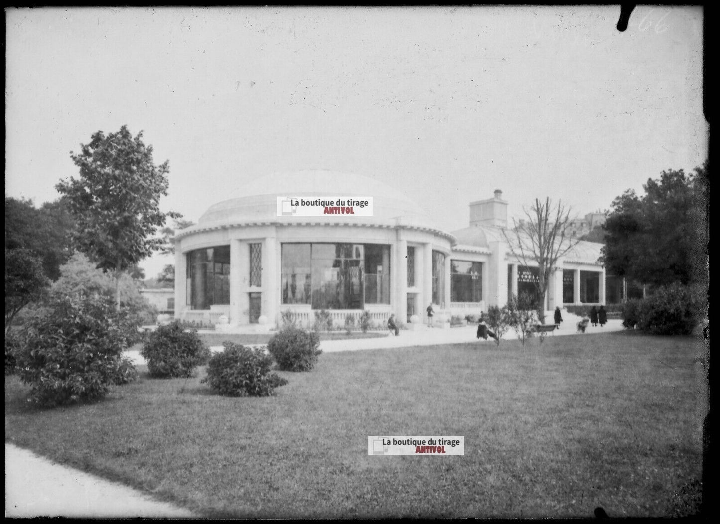 Plaque verre photo ancienne négatif noir et blanc 13x18 cm Vittel source eau