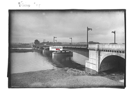 Plaque verre photo positif noir et blanc 13x18 cm Vichy, pont Allier eau