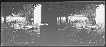 Apéritif, repas, Plaque verre photo stéréo, négatif noir & blanc 4,5x10,7 cm