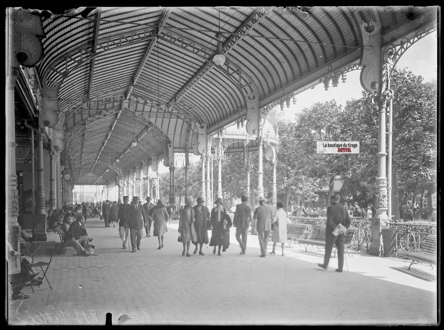 Plaque verre photo ancienne négatif noir et blanc 13x18 cm Vittel galerie source