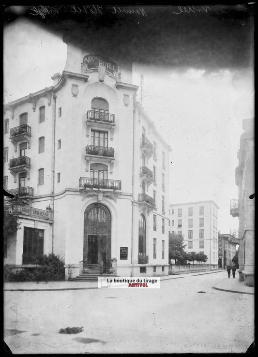 Plaque verre photo ancienne négatif noir et blanc 13x18 cm Vittel nouvel hôtel