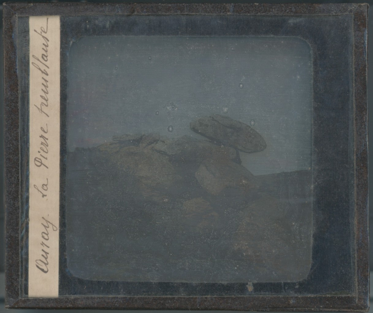 Sainte-Anne-d'Auray, pierre tremblante de Brech, plaque verre couleur, 8,5x10 cm