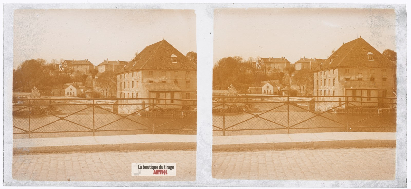 Dole, moulin sur le Doubs, Jura, plaque verre photo ancienne stéréo 6x13 cm