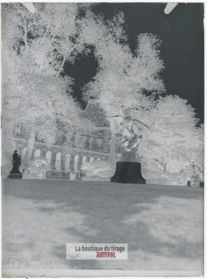 Paris, Jardin Carrousel, Louvre, plaque verre, photo ancienne, négatif 9x12 cm