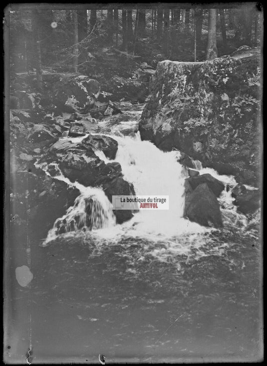 Plaque verre photo ancienne négatif noir et blanc 13x18 cm Gérardmer saut Cuves