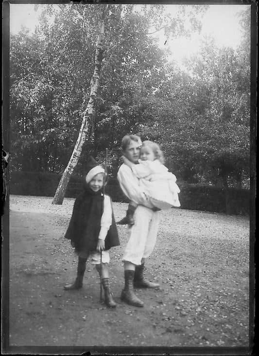 Plaque verre photo ancienne négatif noir et blanc 6x9 cm enfants personnages - La Boutique Du Tirage 