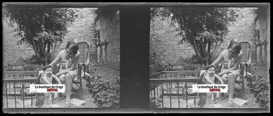 Jeu enfant sourire, Plaque verre photo stéréo, négatif noir & blanc 4,5x10,7 cm