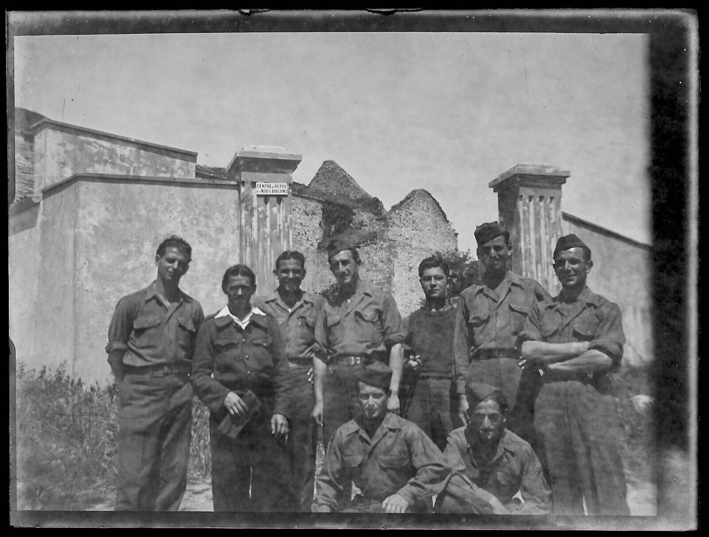 Plaque verre photo ancienne noir et blanc négatif 9x12 cm militaria soldats