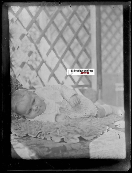 Bébé, enfant, Plaque verre photo ancienne, négatif noir & blanc 9x12 cm