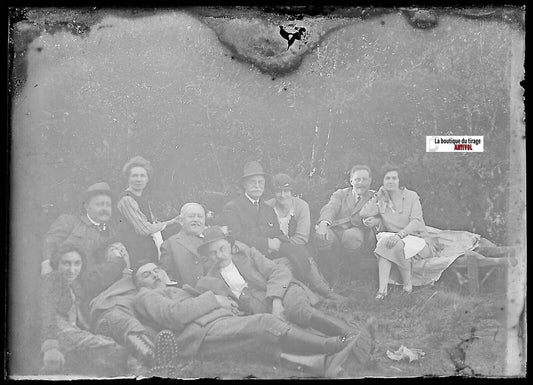 Famille, nature, Plaque verre photo ancienne, négatif noir & blanc 6x9 cm