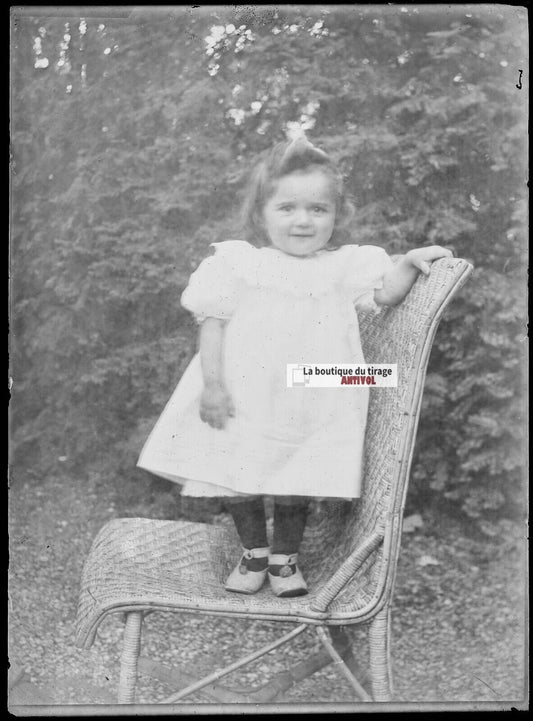 Plaque verre photo ancienne négatif noir et blanc 13x18 cm petite fille vintage 