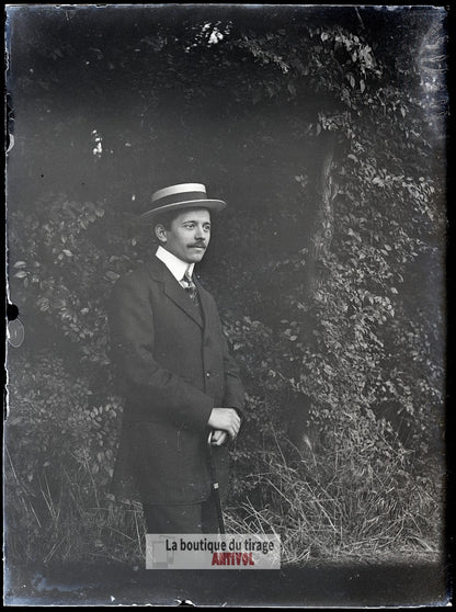 Homme, personnage, promenade, plaque verre, photo ancienne, négatif 9x12 cm