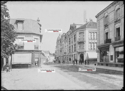 Plaque verre photo ancienne négatif noir et blanc 13x18 cm Vittel France ville