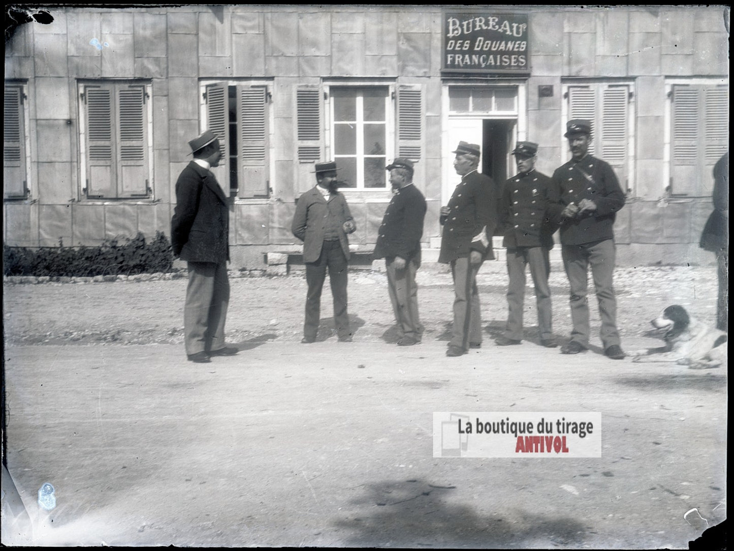Agents des douanes françaises, plaque verre photo ancienne, négatif 9x12 cm