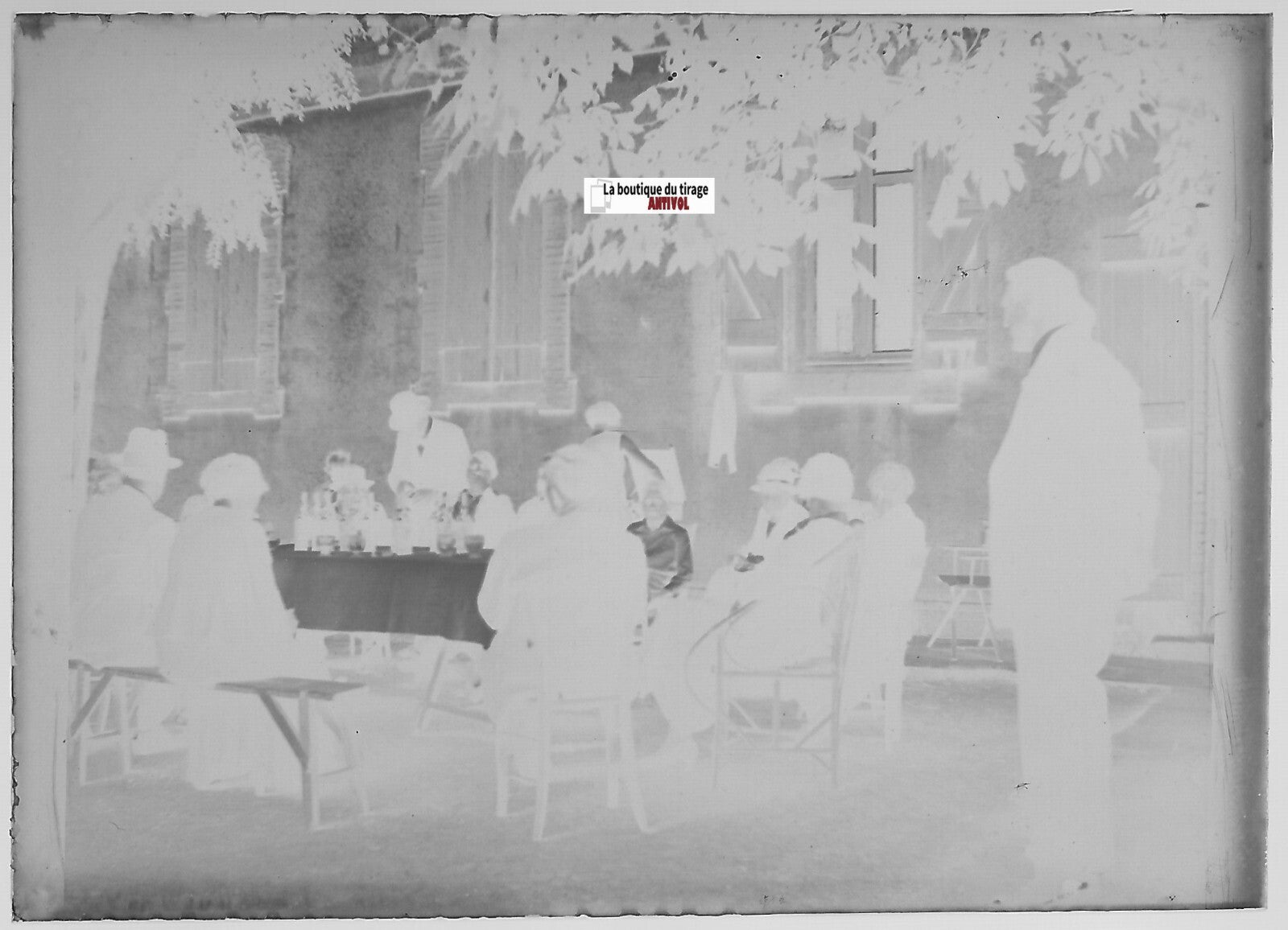 Apéritif, famille, Plaque verre photo ancienne, négatif noir & blanc 6x9 cm