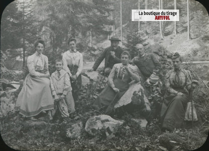 Famille, promenade, photo plaque de verre, noir & blanc, positif 8,5x10 cm