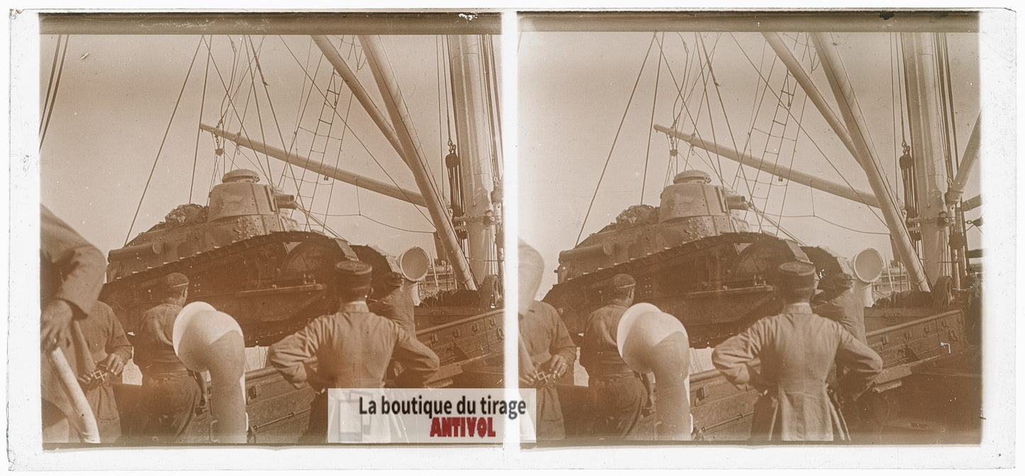 Char Renault FT, bateau, plaque de verre, photo ancienne stéréo 6x13 cm